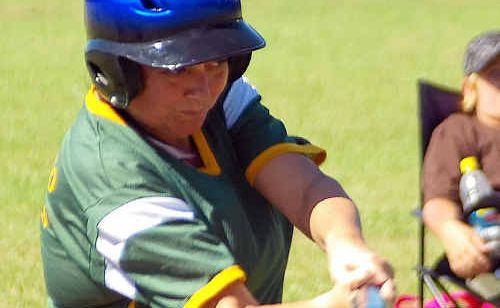 Debbie Duroux gets a hit for Dorrigo’s A-grade women’s team. Debbie Duroux gets a hit for Dorrigo’s A-grade women’s team.